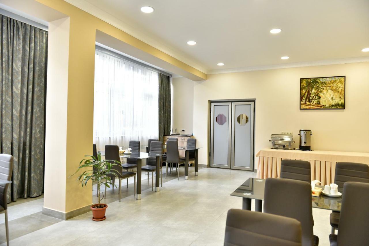 Greenwood Hotel Dilijan Exterior photo